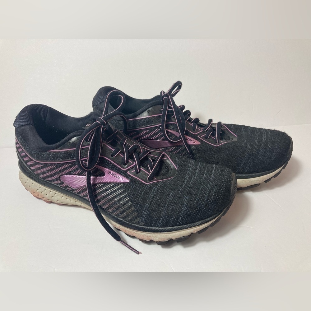 Brooks Ghost 12 black and purple tie string running shoes 9.5 athletic
